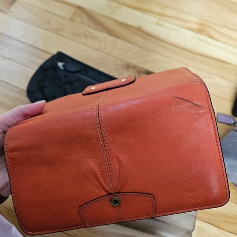 Coach Coral-Orange leather wallet - Picture 2 of 3
